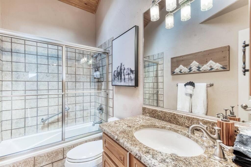 Mesa Verde, Hot Tub, Pedestal Octagon / Mount * Ruidoso