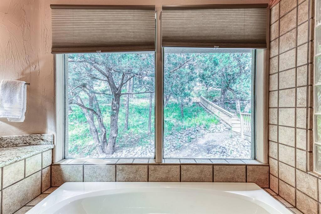 Mesa Verde, Hot Tub, Pedestal Octagon / Mount